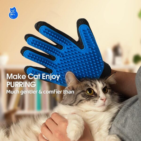 Grooming Glove – Remove Loose Fur While You Pet Your Pet